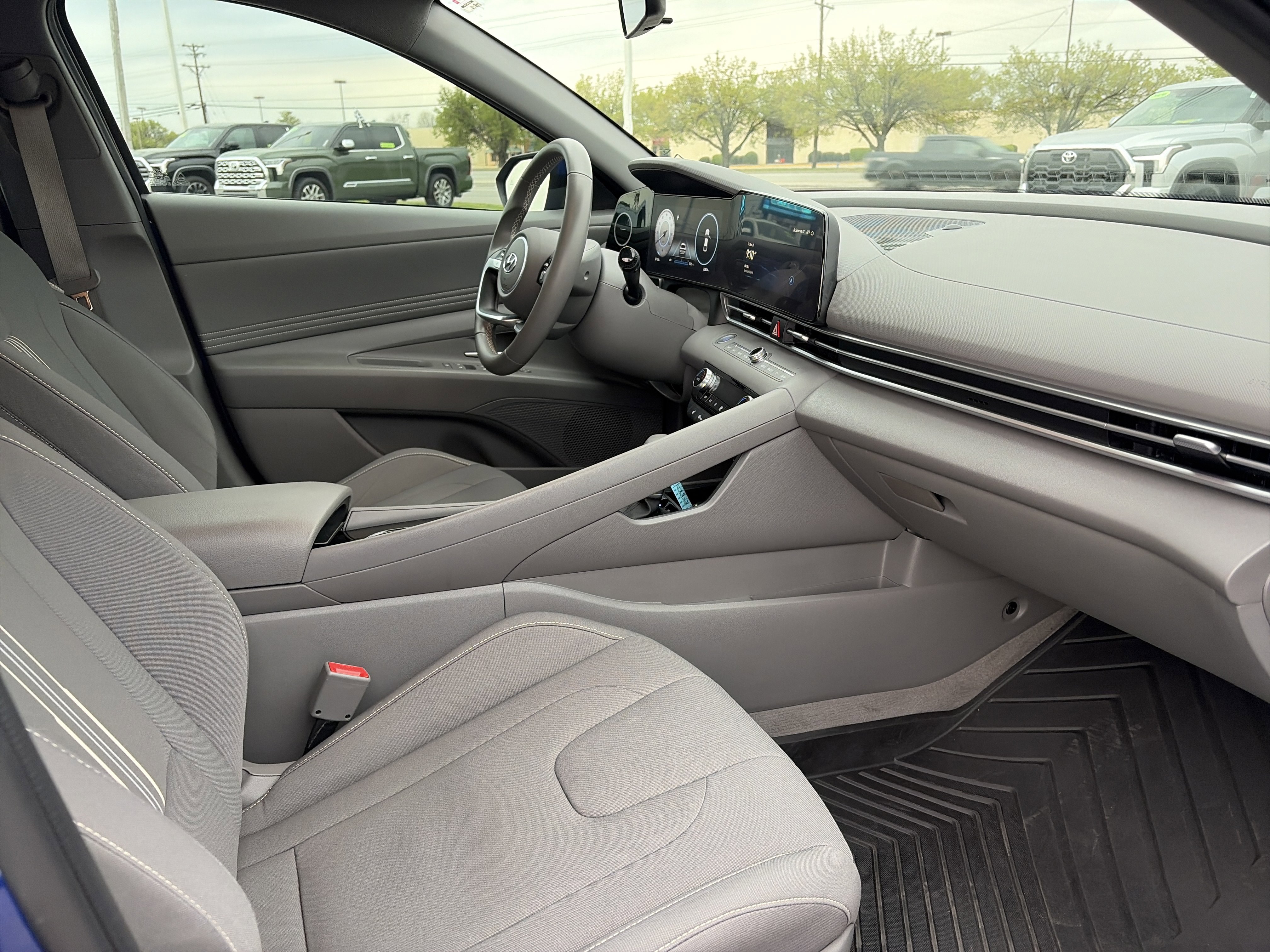 Used 2023 Hyundai Elantra SEL w/ Convenience Package image 21