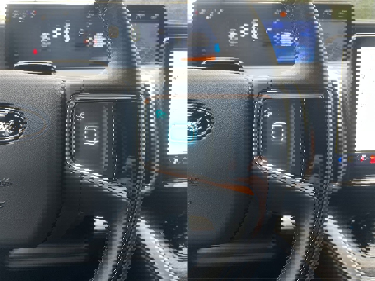 New 2025 Ford Expedition Platinum w/ Stealth Performance Package image 9