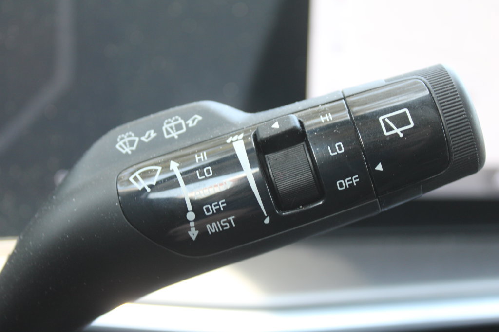 Certified 2024 Kia Sorento SX FWD image 35