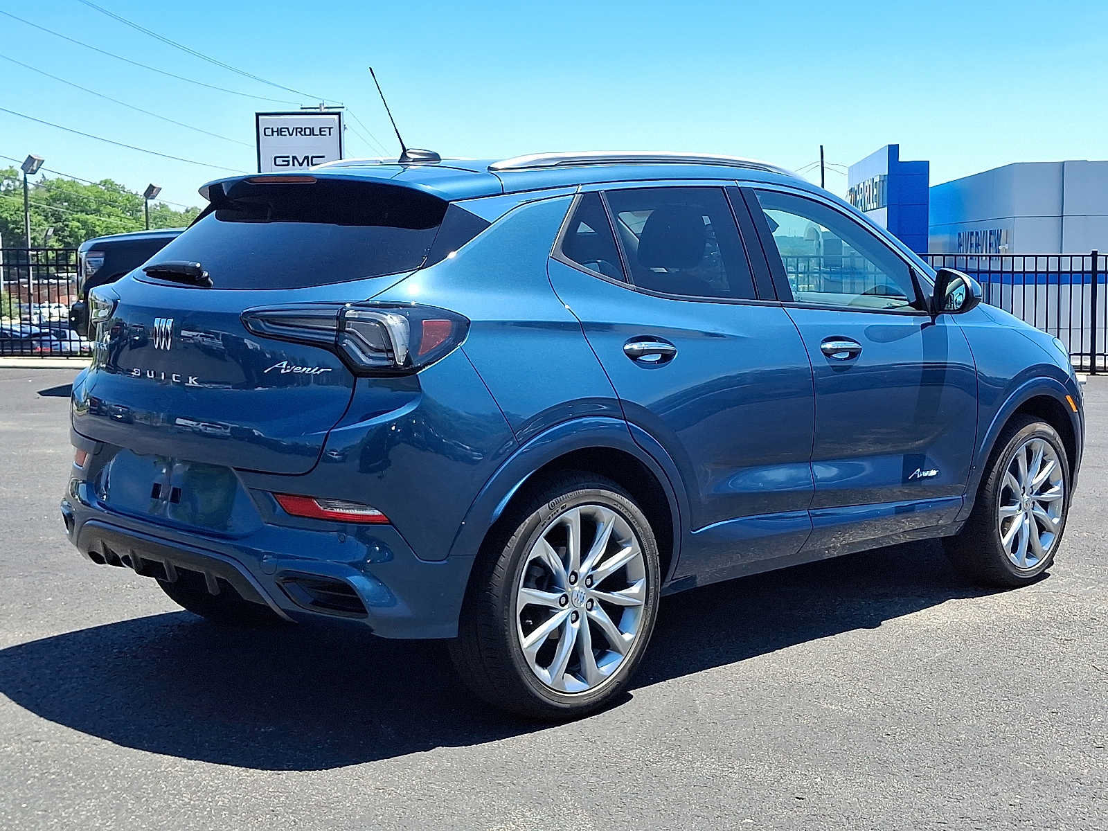 Used 2024 Buick Encore GX Avenir w/ Avenir Convenience Package AWD/4WD image 7