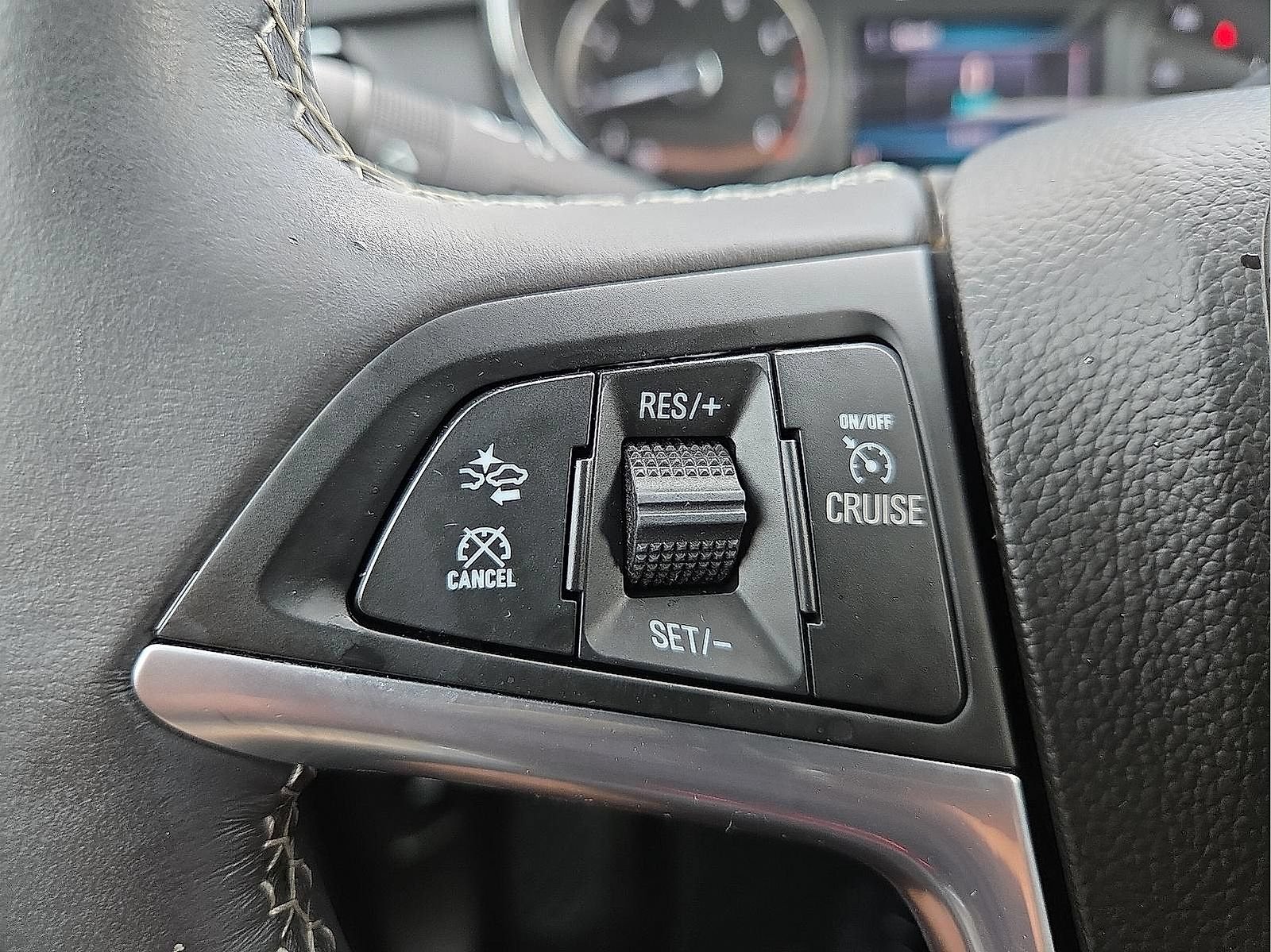 Used 2022 Buick Encore Preferred w/ Safety Package II AWD/4WD image 13