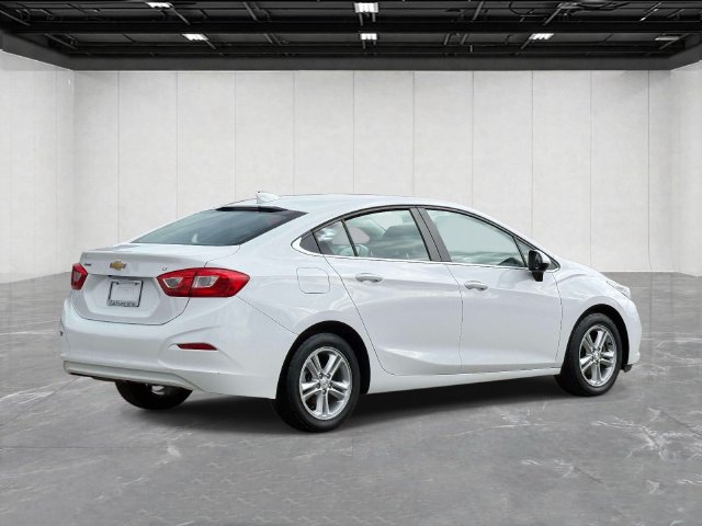 Used 2017 Chevrolet Cruze LT w/ Convenience Package FWD image 5