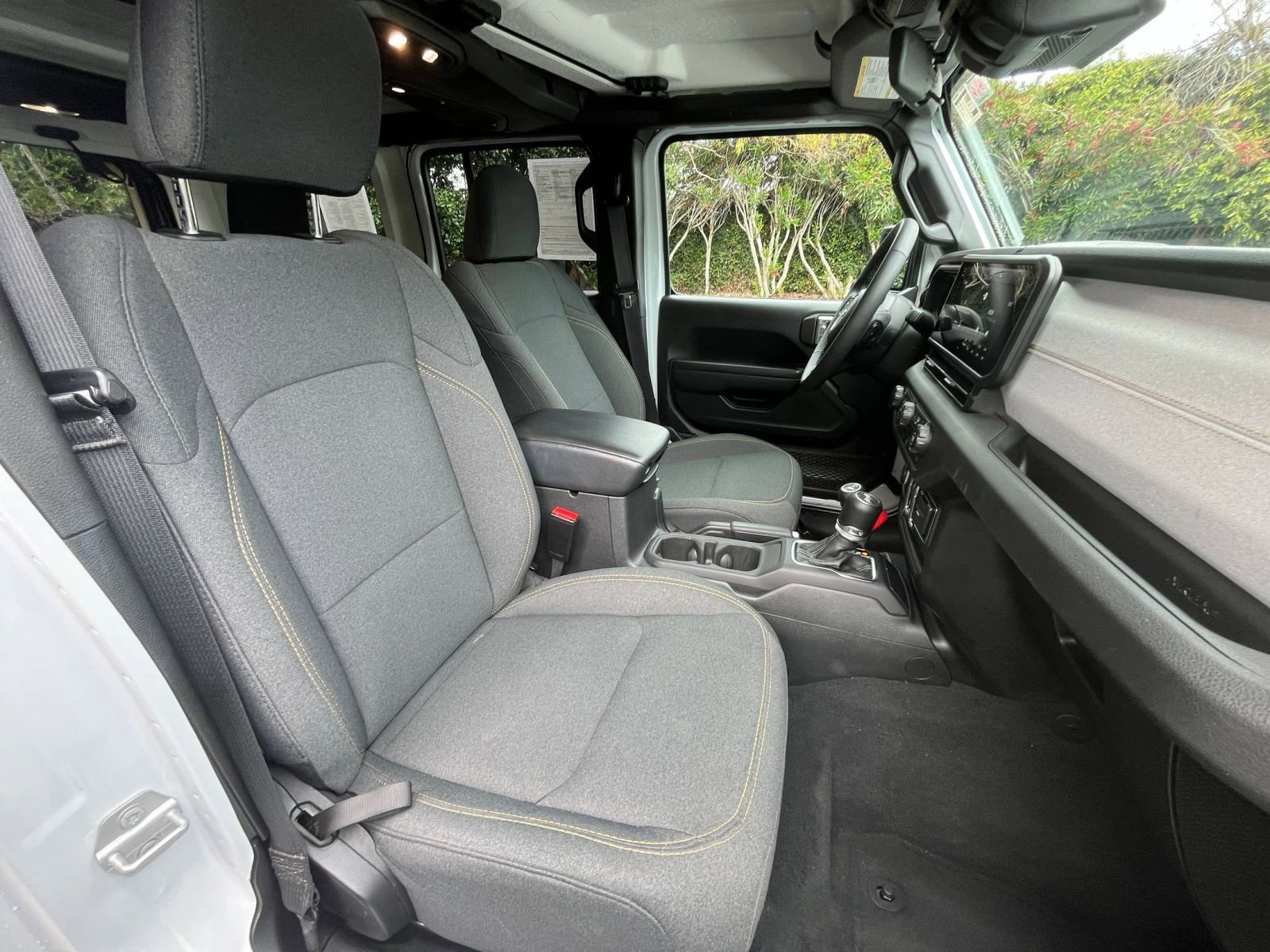 Used 2025 Jeep Wrangler Sport S image 35