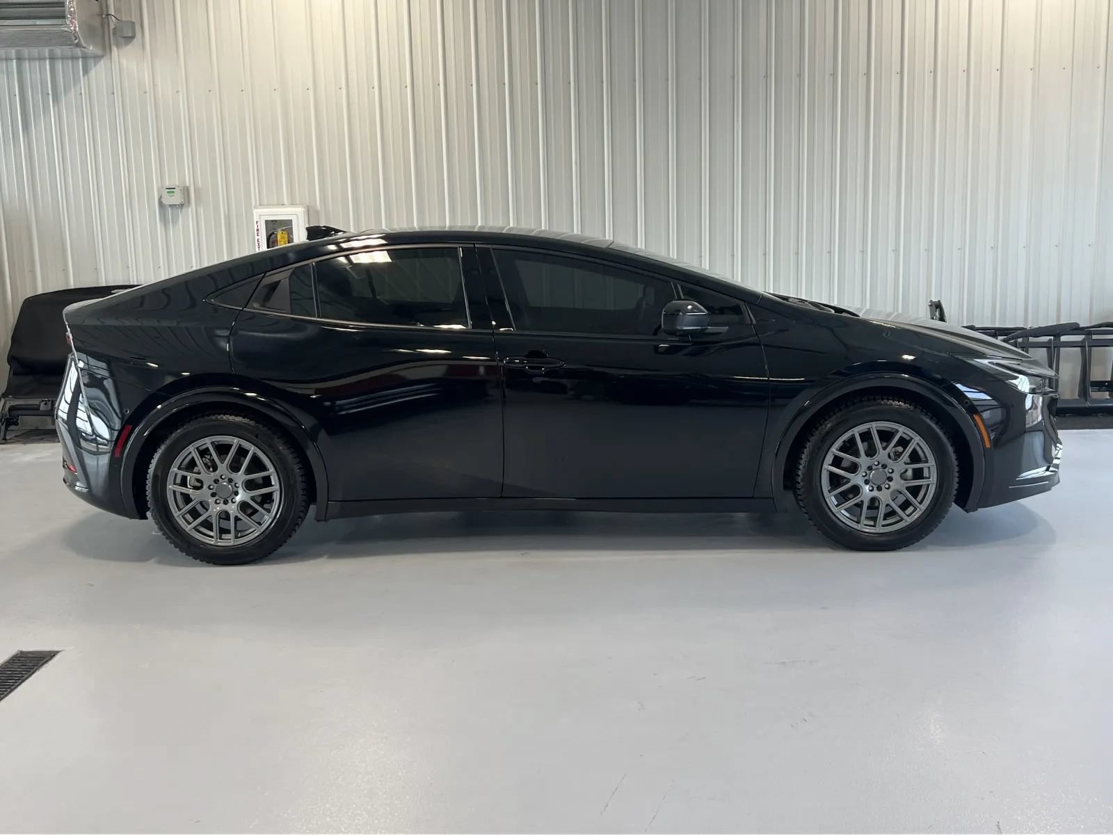 Used 2024 Toyota Prius Limited w/ Limited Premium Package FWD image 2
