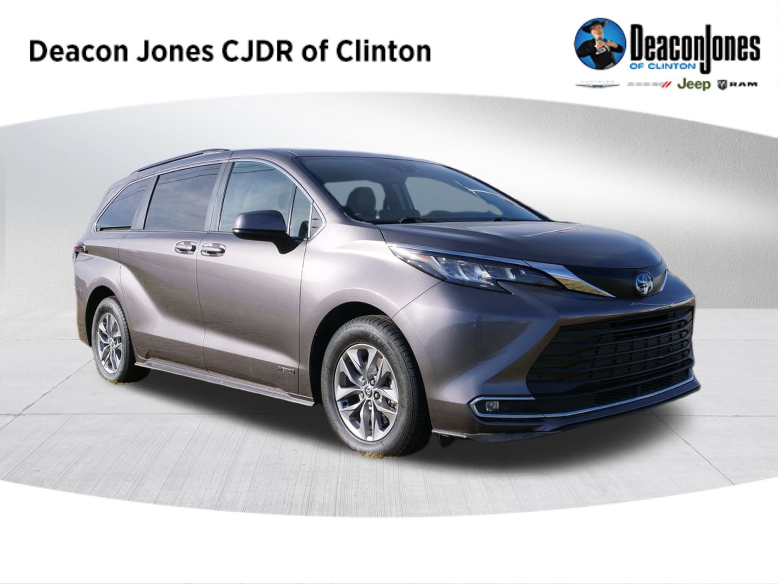 Used 2021 Toyota Sienna XLE