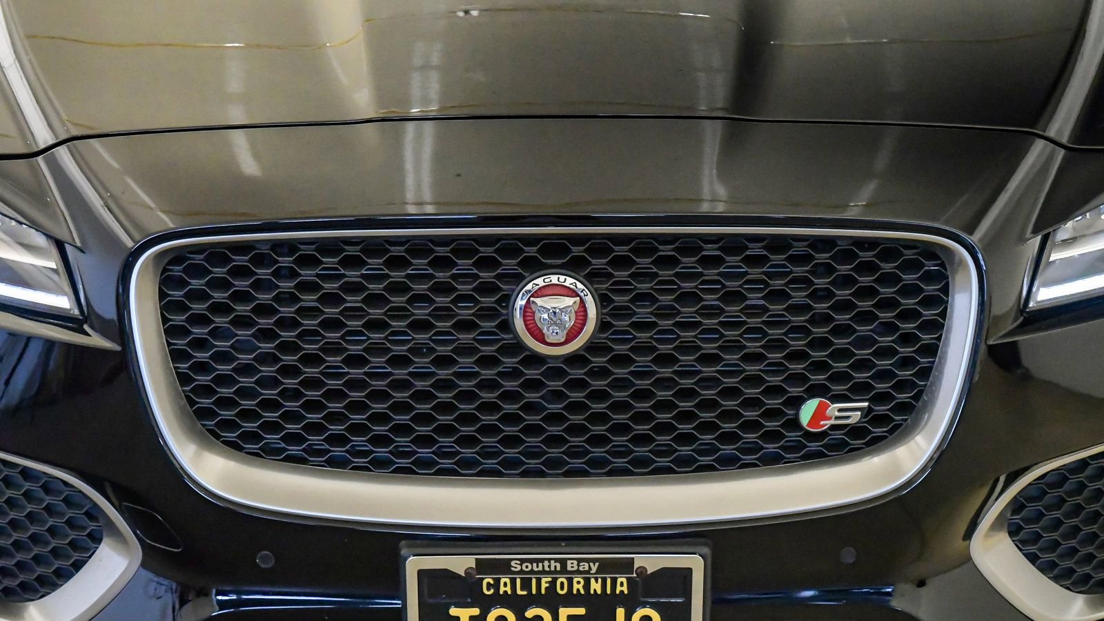 Used 2019 Jaguar F-PACE S image 8
