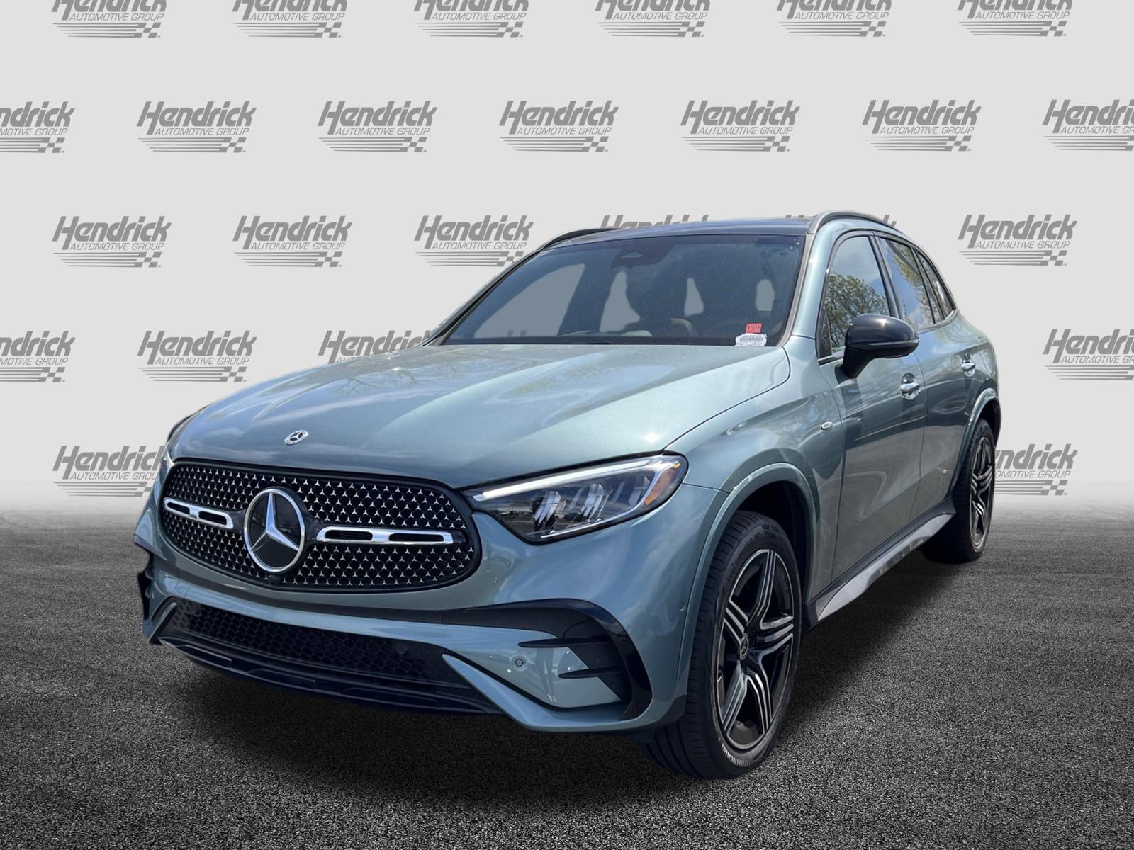 Used 2025 Mercedes-Benz GLC 350e 4MATIC image 5