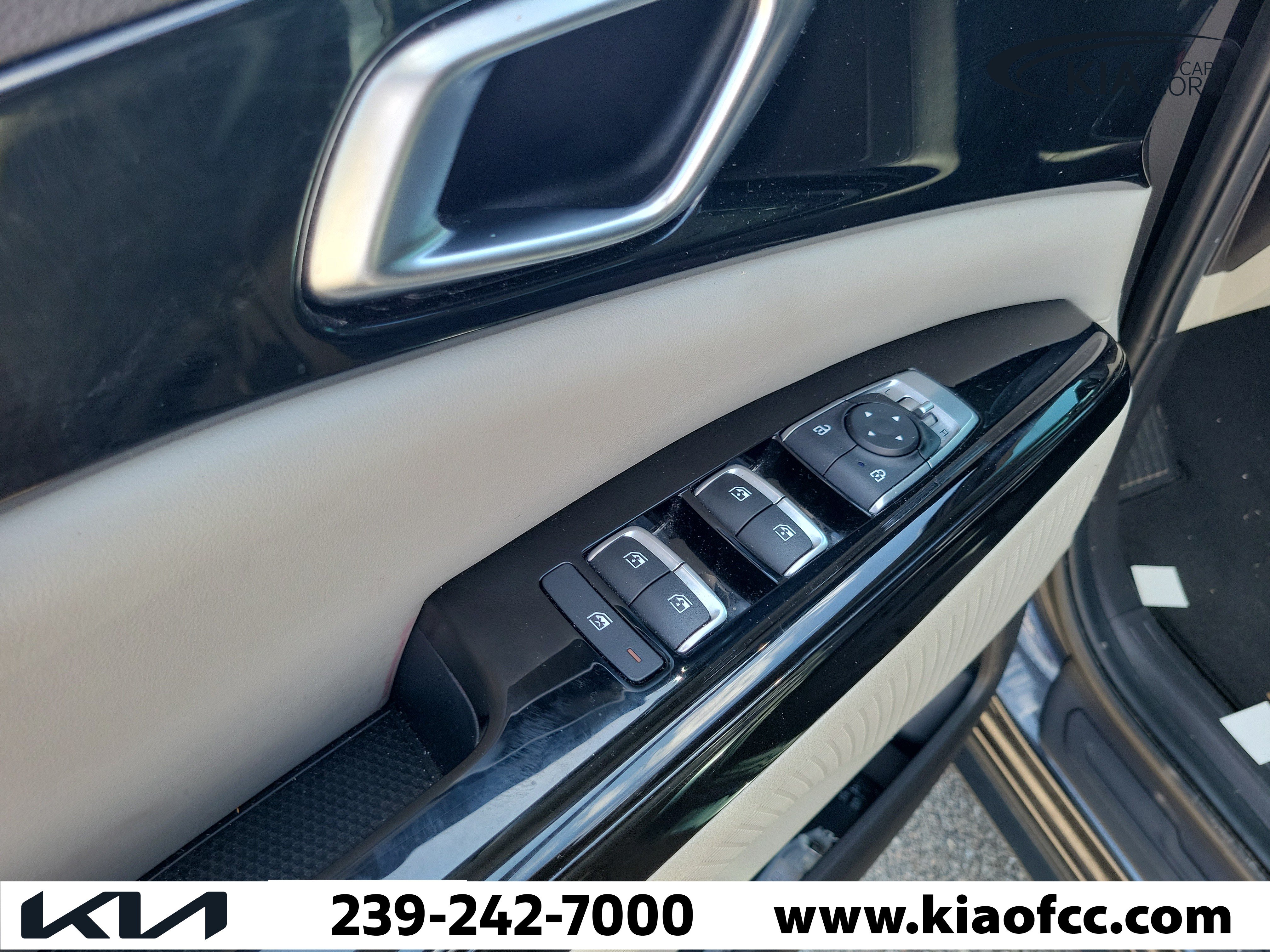 Certified 2023 Kia Carnival EX FWD image 24
