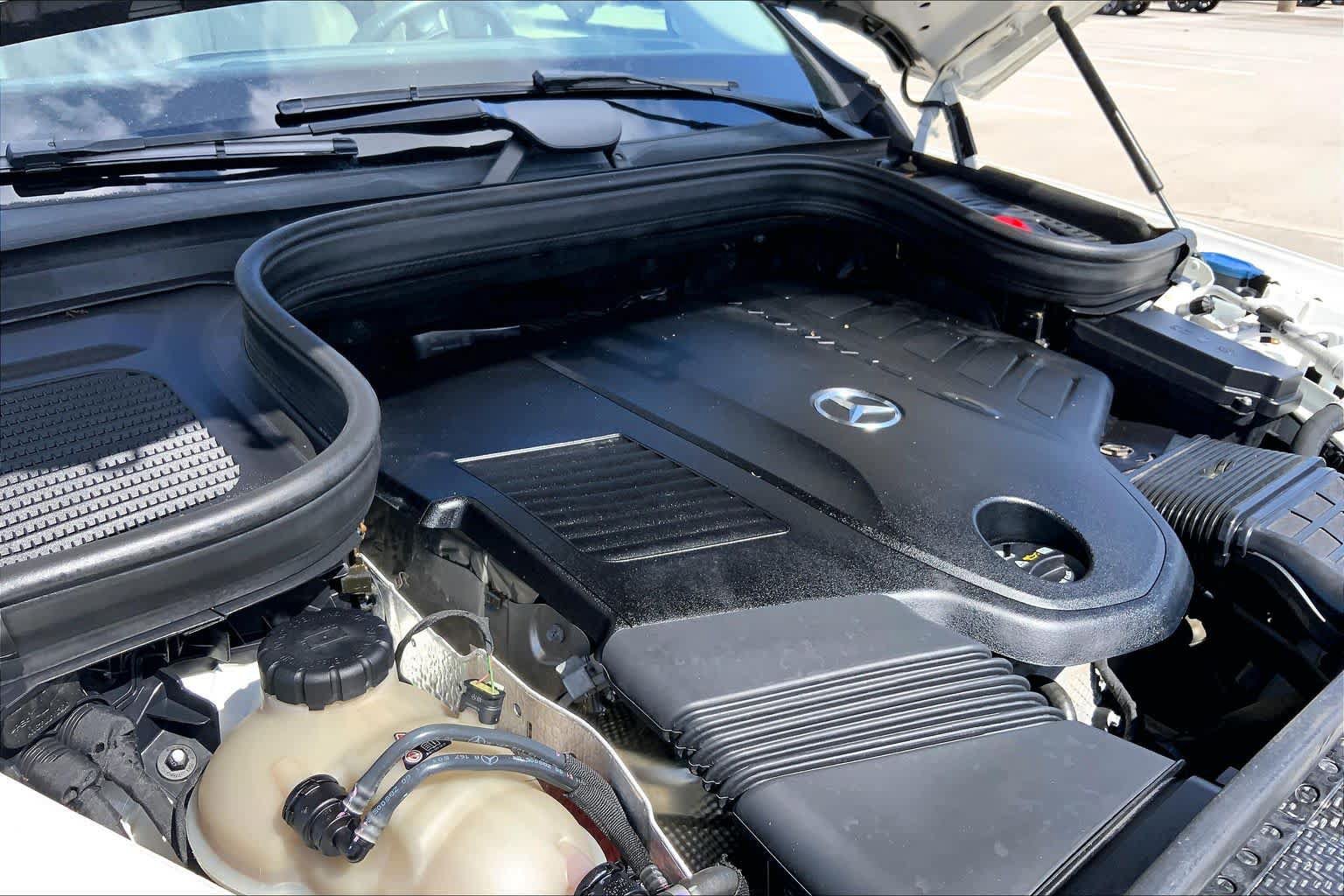 Used 2022 Mercedes-Benz GLS 450 4MATIC image 33
