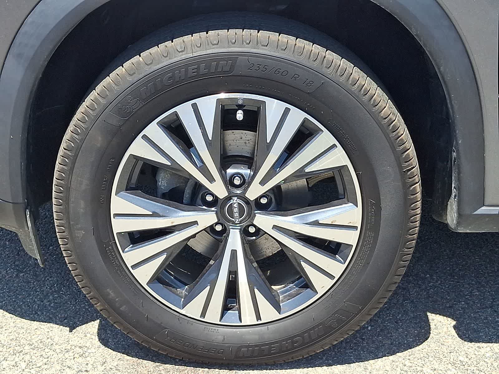 Used 2023 Nissan Rogue SV AWD/4WD image 9