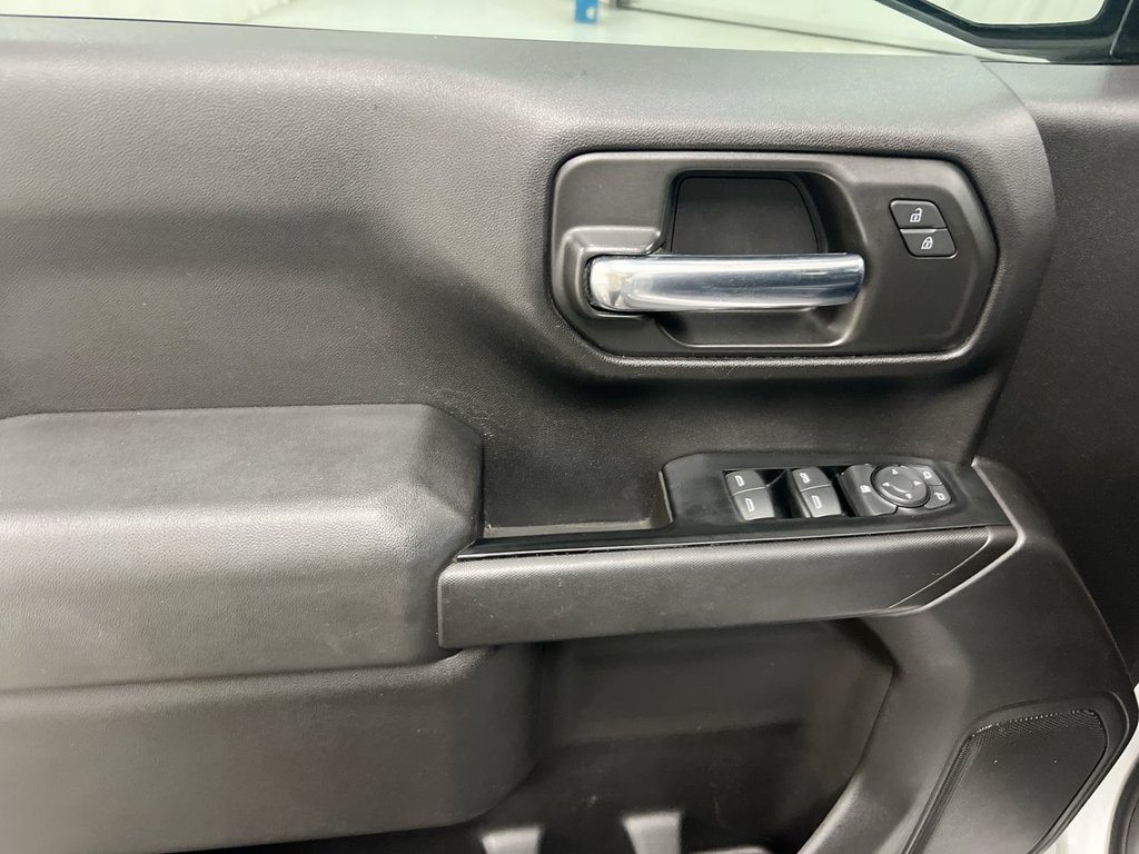 Used 2020 Chevrolet Silverado 1500 Custom w/ Custom Value Package AWD/4WD image 20