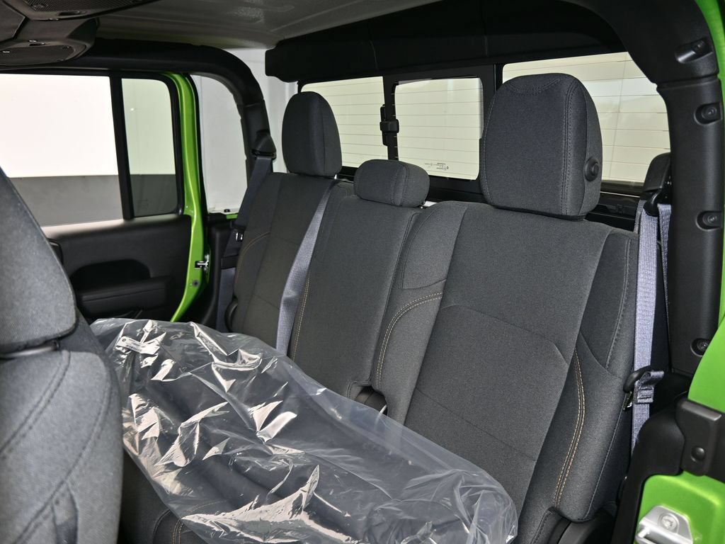 Used 2025 Jeep Gladiator Sport AWD/4WD image 29