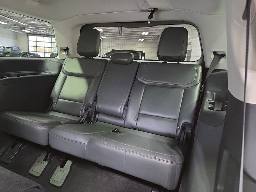 Used 2025 Ford Expedition Active AWD/4WD image 37