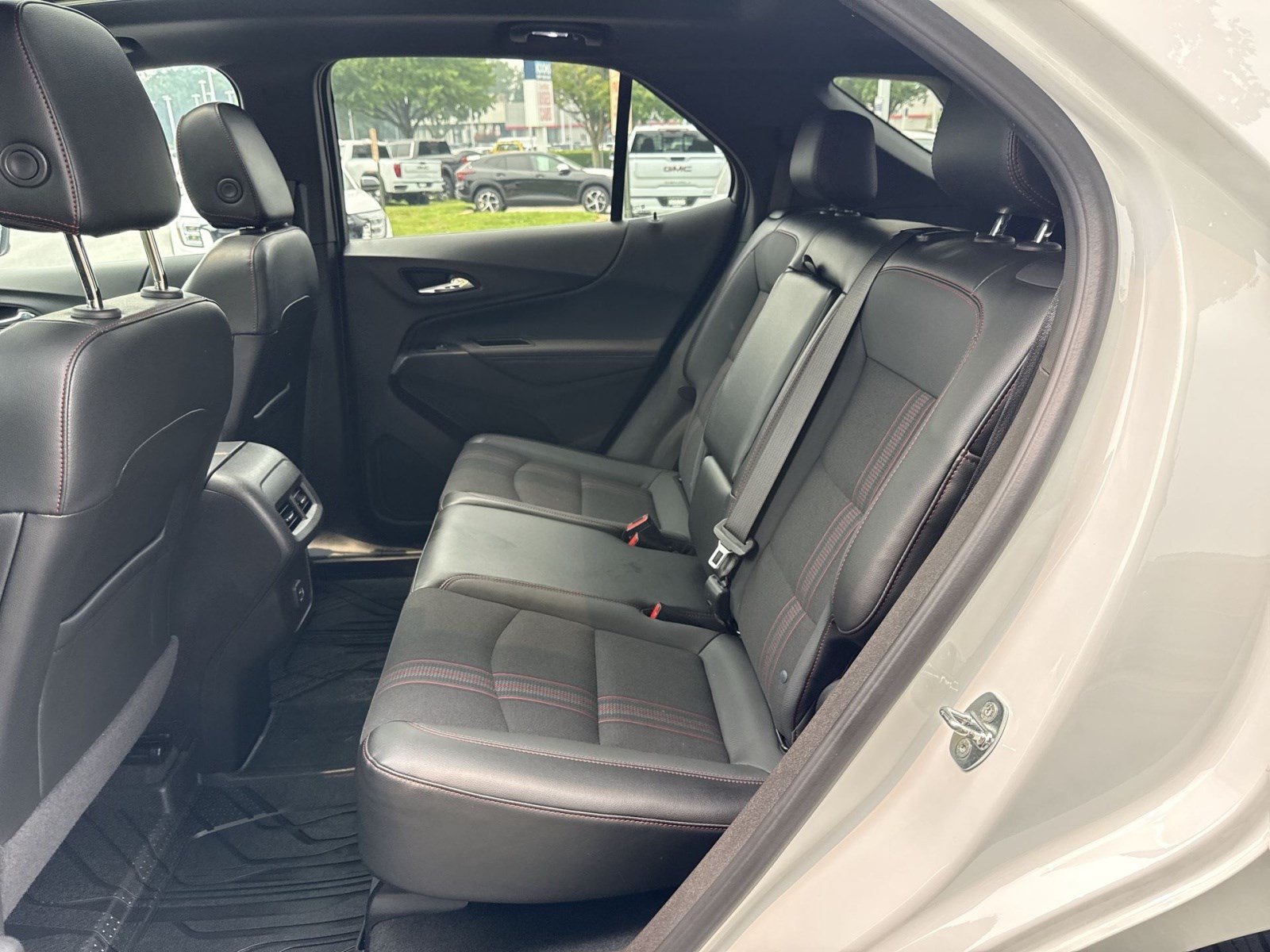 Used 2023 Chevrolet Equinox RS AWD/4WD image 24