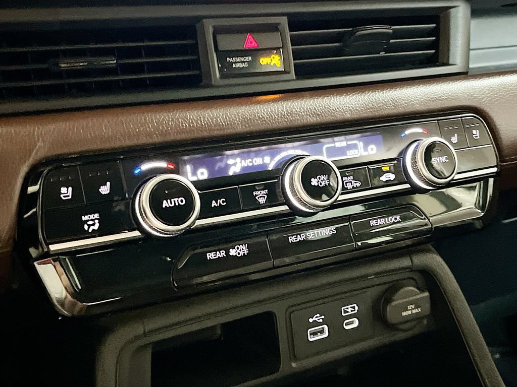Used 2025 Honda Pilot Elite image 16