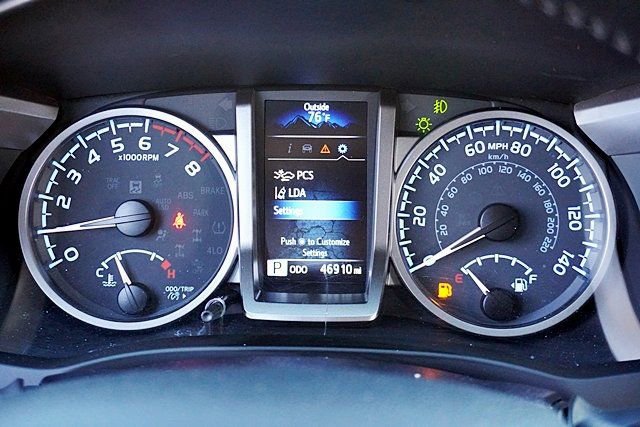 Used 2022 Toyota Tacoma SR5 RWD image 32