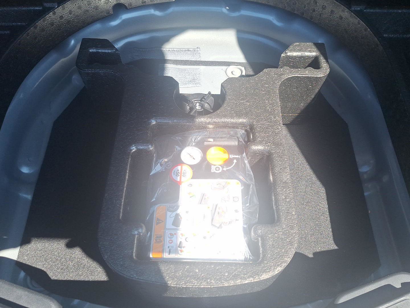 Used 2022 Ford Escape S image 15