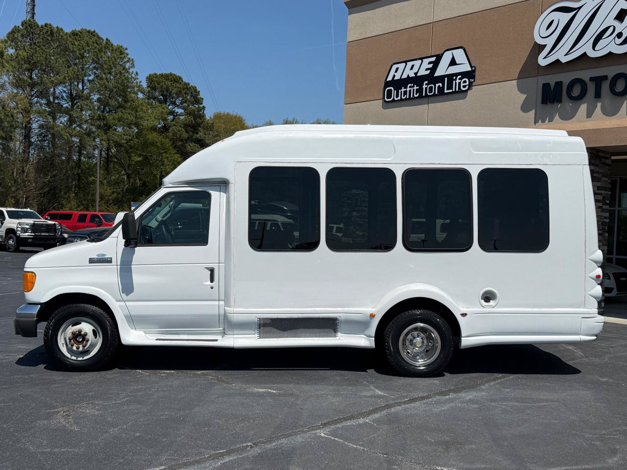 Used 2007 Ford E-350 and Econoline 350 Super Duty RWD image 2