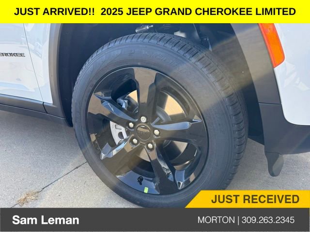 New 2025 Jeep Grand Cherokee Limited w/ Black Appearance Package image 4
