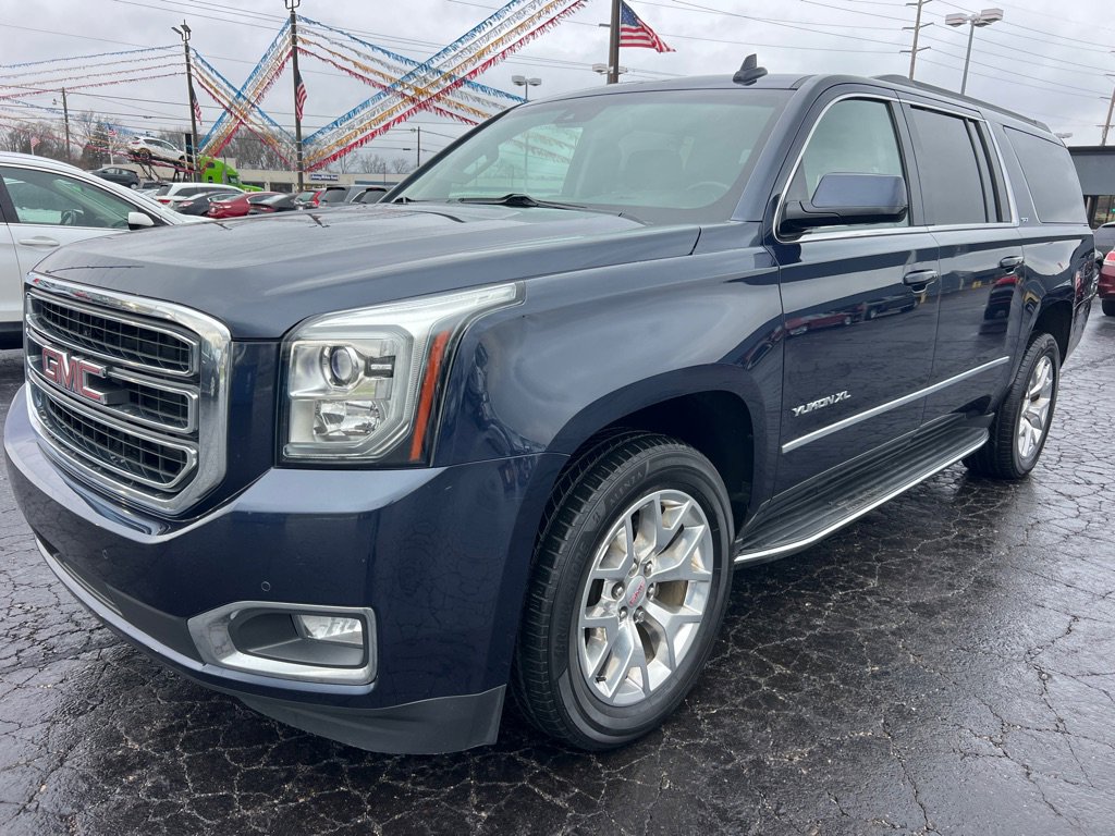 Used 2017 GMC Yukon XL SLT w/ Open Road Package image 3