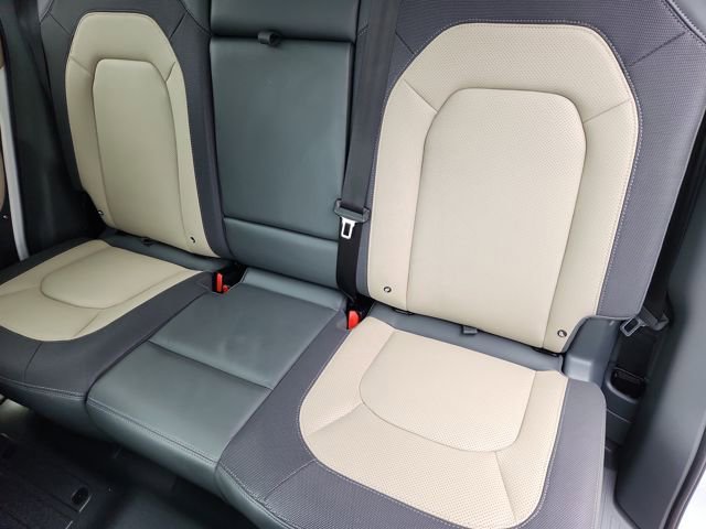 Used 2024 Land Rover Defender 110 X-Dynamic SE AWD/4WD image 24