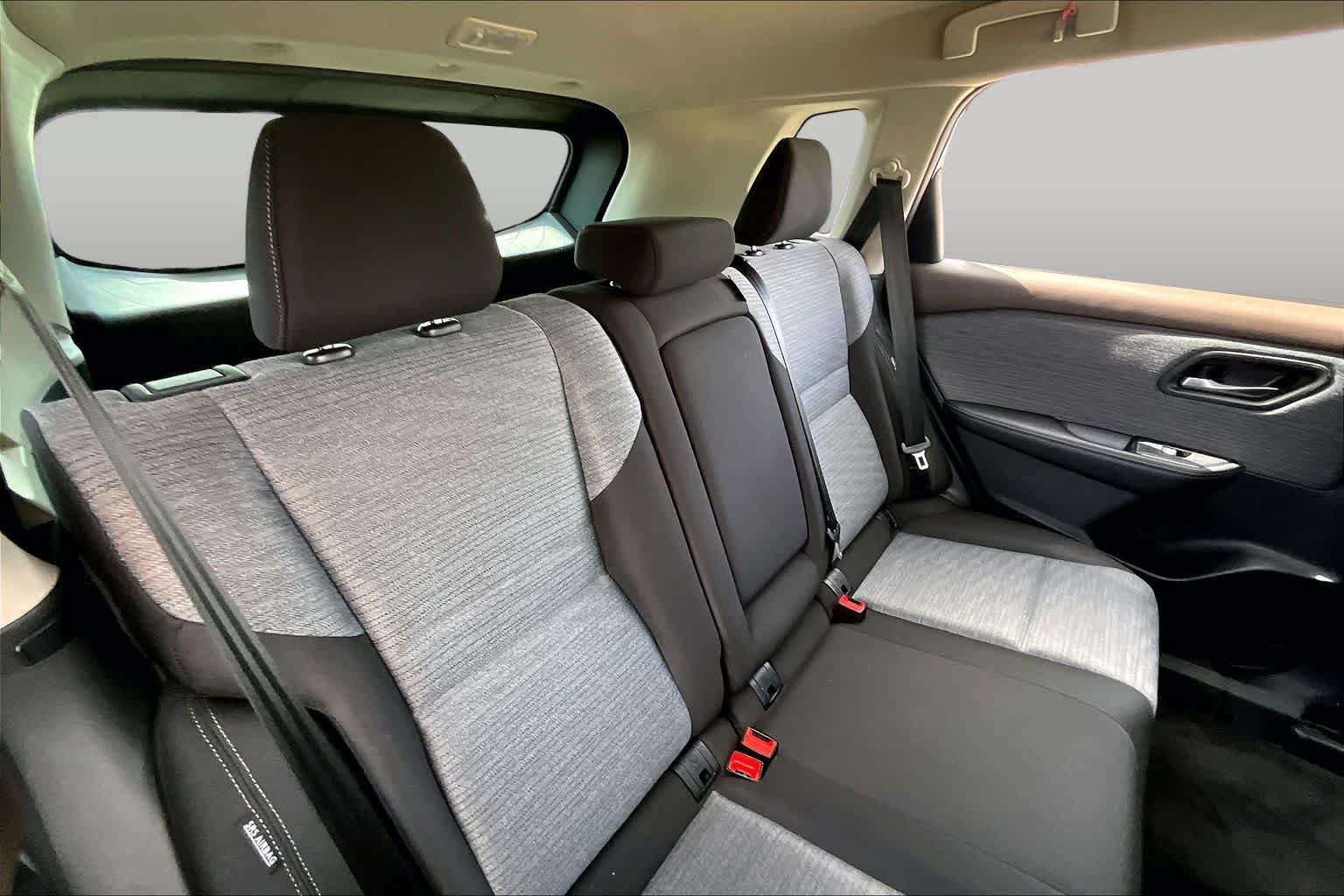 Certified 2023 Nissan Rogue SV FWD image 19