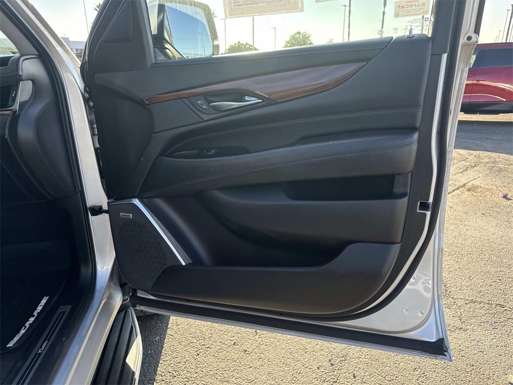 Used 2020 Cadillac Escalade Luxury image 22