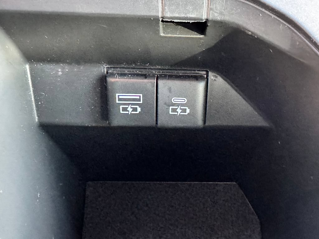 Used 2022 Toyota Camry XSE FWD image 25