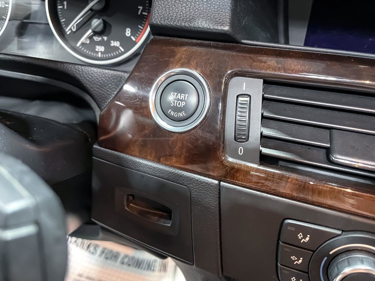 Used 2013 BMW 328i Convertible image 17