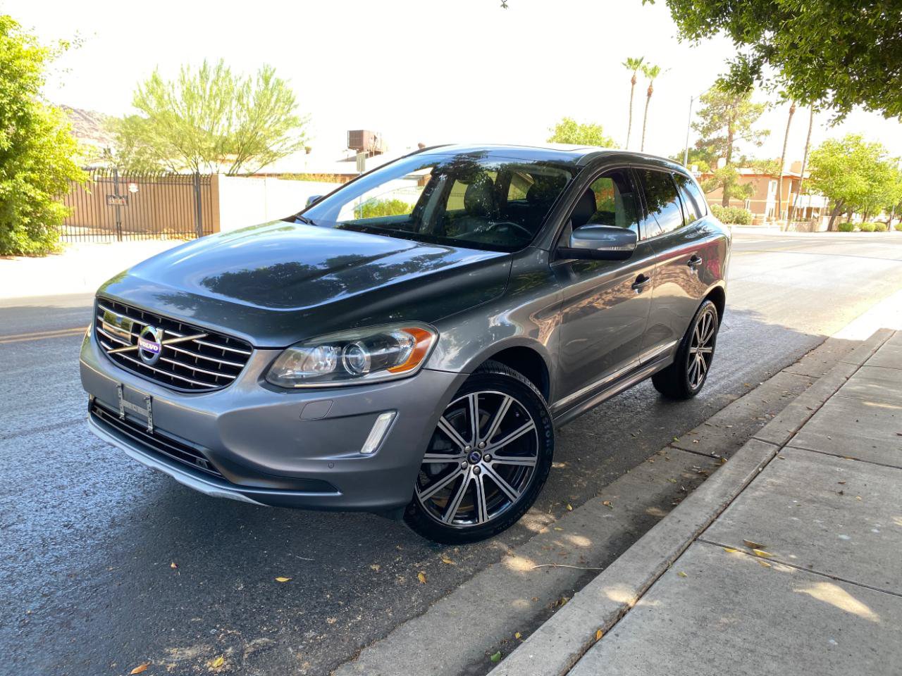 Used 2016 Volvo XC60 T6 Platinum FWD image 12