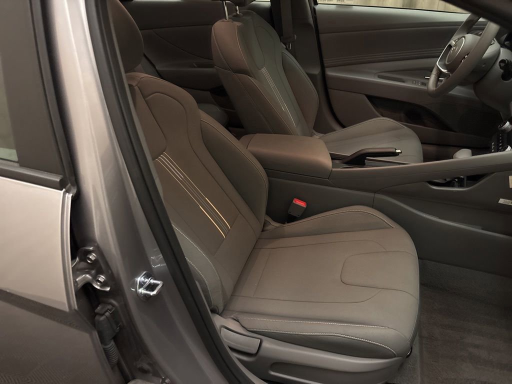 Certified 2026 Hyundai Elantra Sport FWD image 21