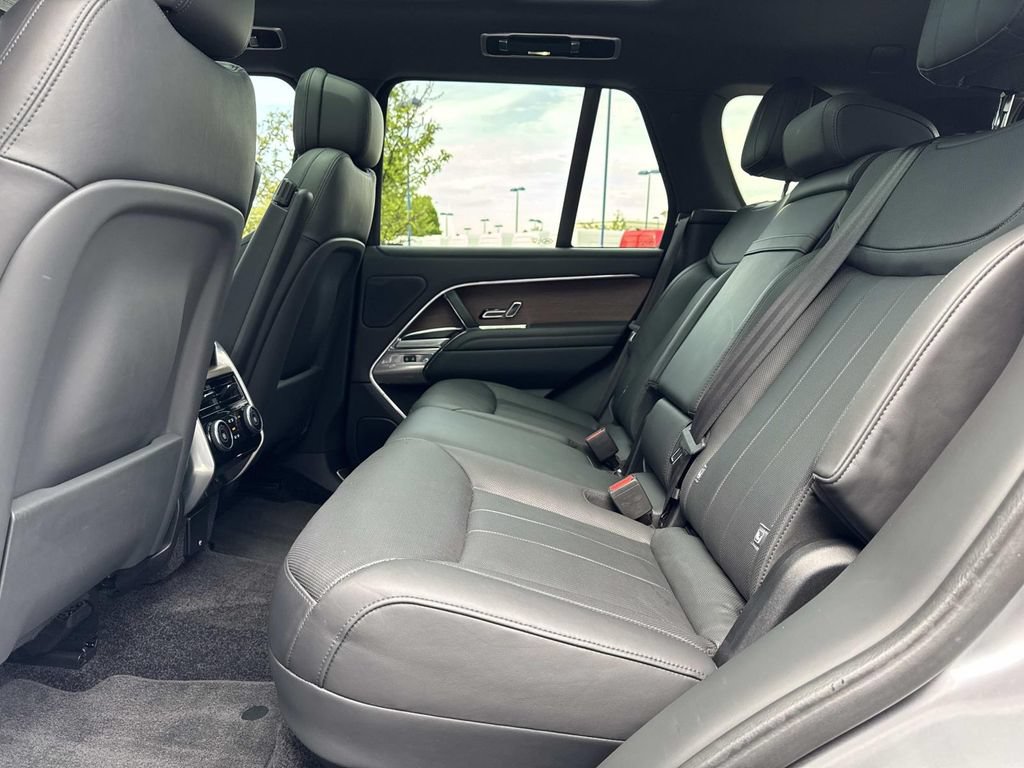 Used 2024 Land Rover Range Rover SE AWD/4WD image 14