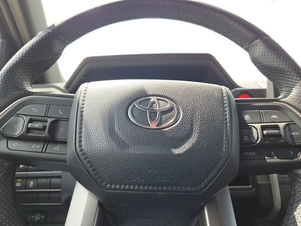 Used 2024 Toyota Tacoma TRD Off-Road AWD/4WD image 33