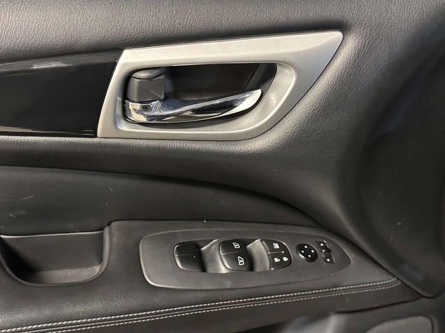 Used 2020 Nissan Pathfinder SV FWD image 15