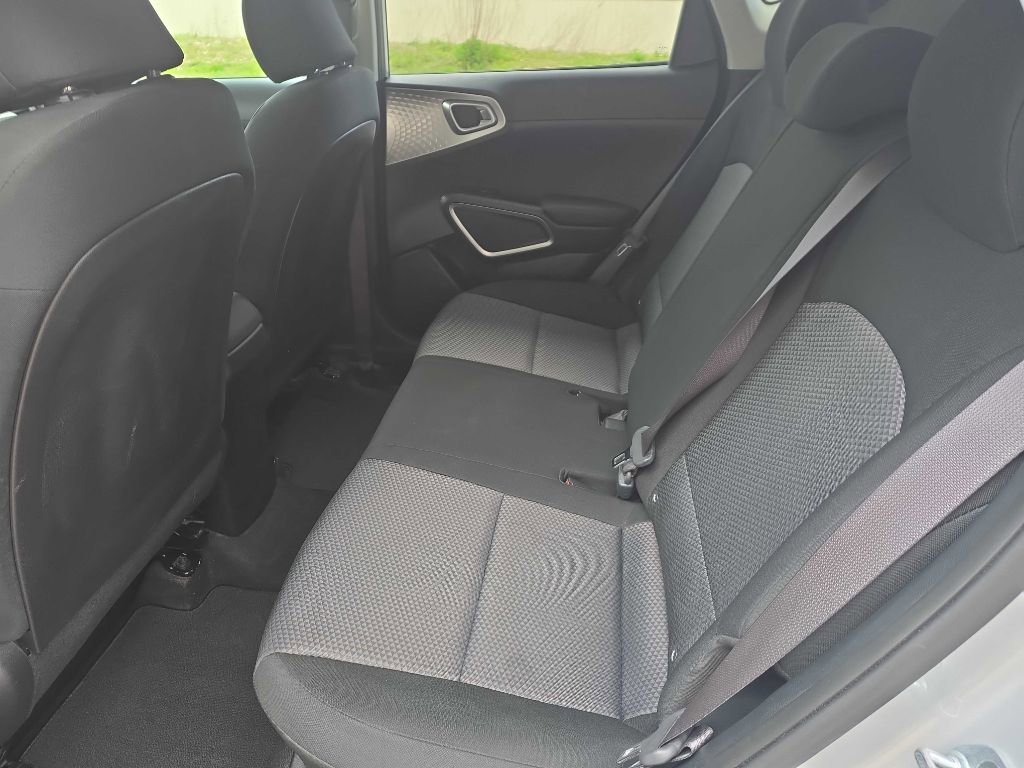 Used 2021 Kia Soul LX FWD image 13