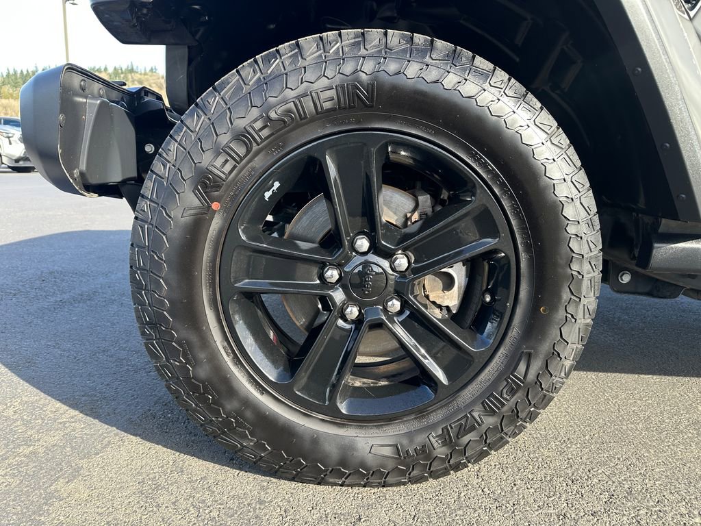 Used 2019 Jeep Wrangler Unlimited Sahara image 12