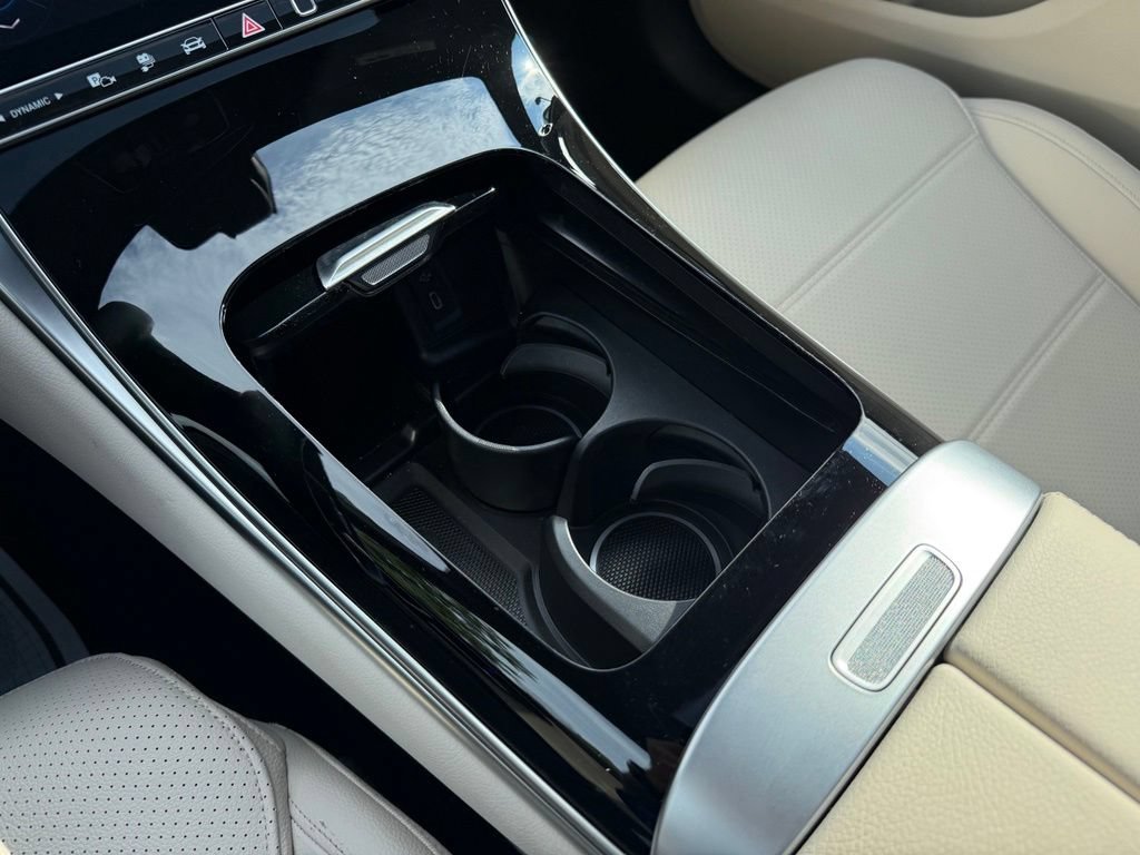 Used 2025 Mercedes-Benz GLC 350e 4MATIC image 43