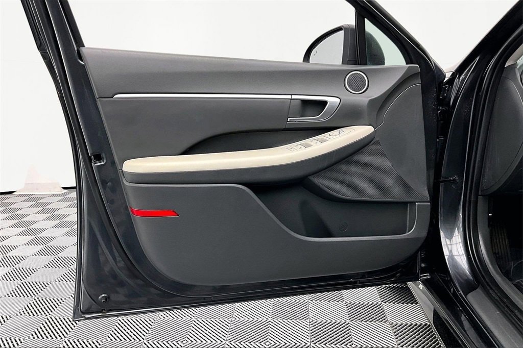 Used 2023 Hyundai Sonata SEL w/ Cargo Package image 23