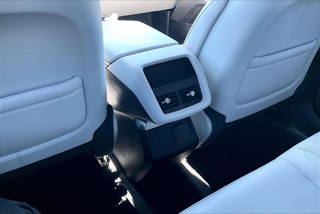 Certified 2024 Cadillac Lyriq Sport AWD/4WD image 10