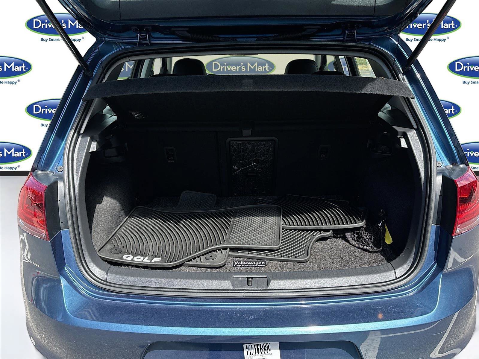 Used 2017 Volkswagen Golf Wolfsburg Edition image 25