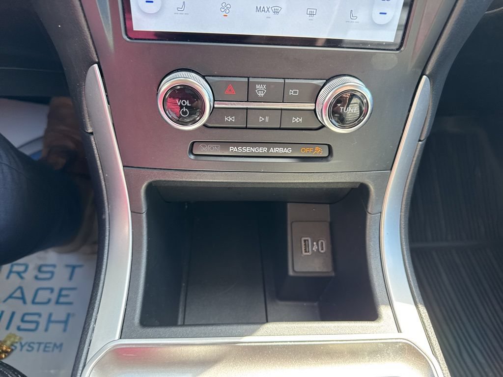 Used 2024 Ford Edge SEL AWD/4WD image 16