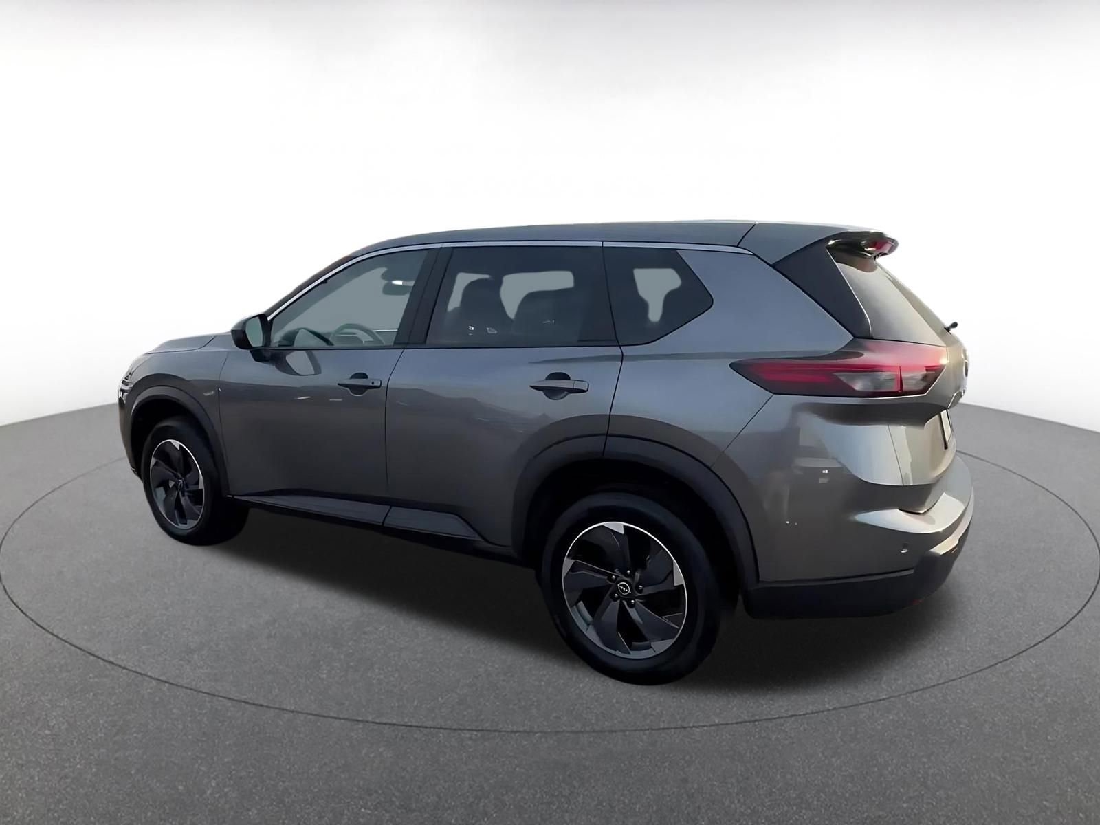 Used 2025 Nissan Rogue SV image 10
