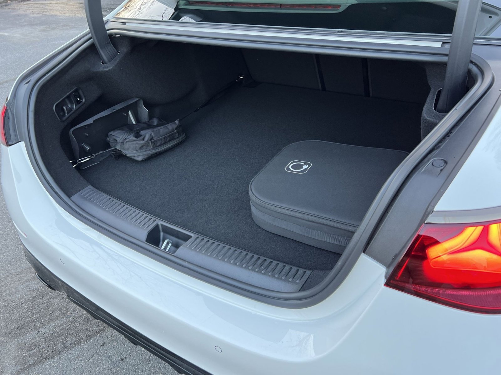 New 2026 Mercedes-Benz E 53 AMG e 4MATIC Sedan image 24