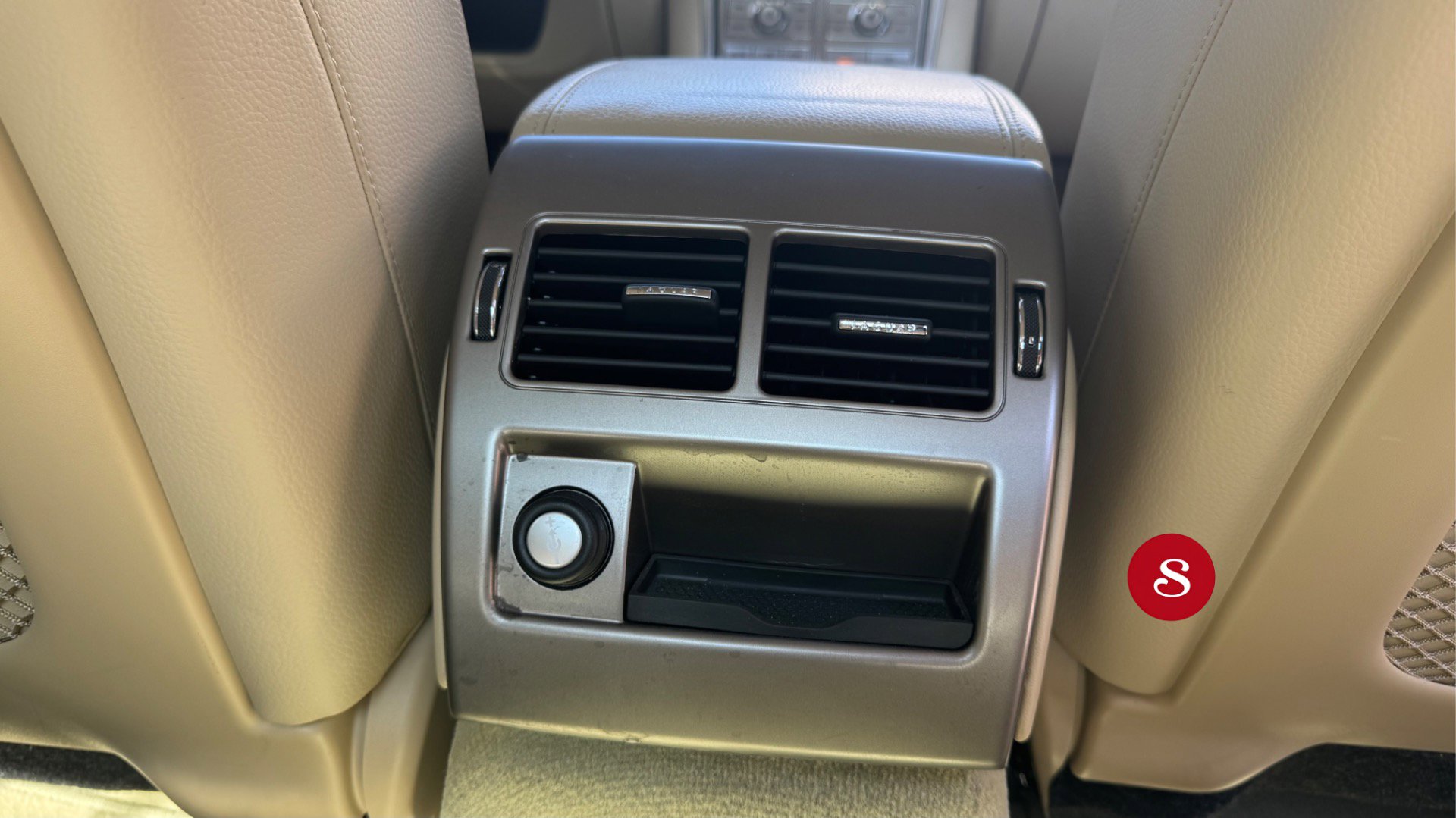 Used 2011 Jaguar XF image 20