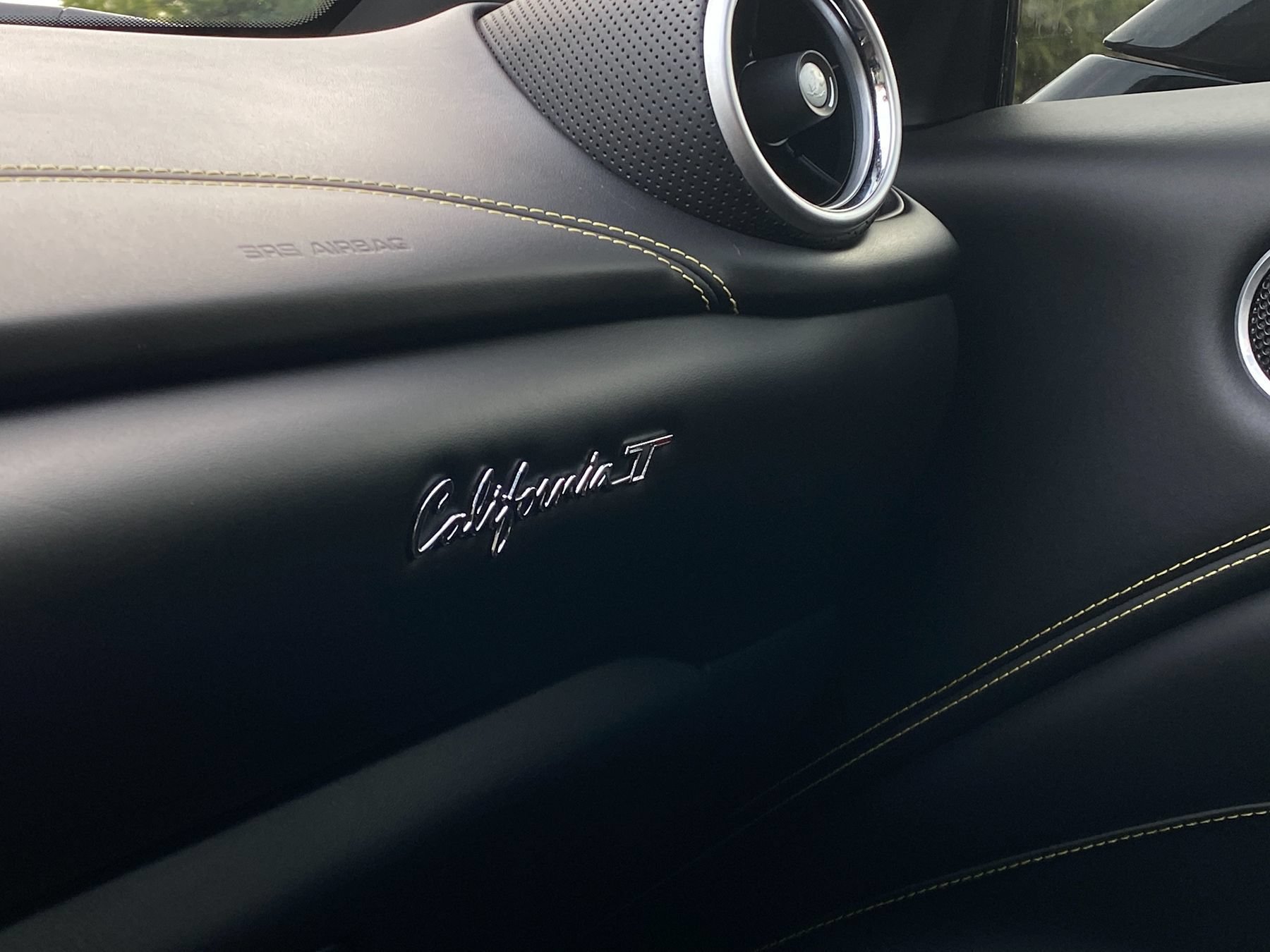 Used 2016 Ferrari California T RWD image 38
