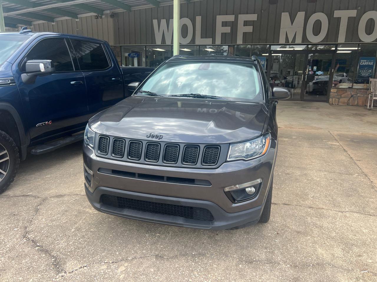 Used 2019 Jeep Compass Latitude FWD image 2