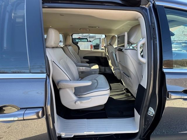 Used 2018 Chrysler Pacifica Limited w/ Advanced Safetytec Group image 23