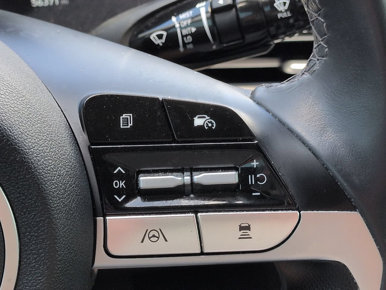 Used 2024 Hyundai Elantra Limited FWD image 24