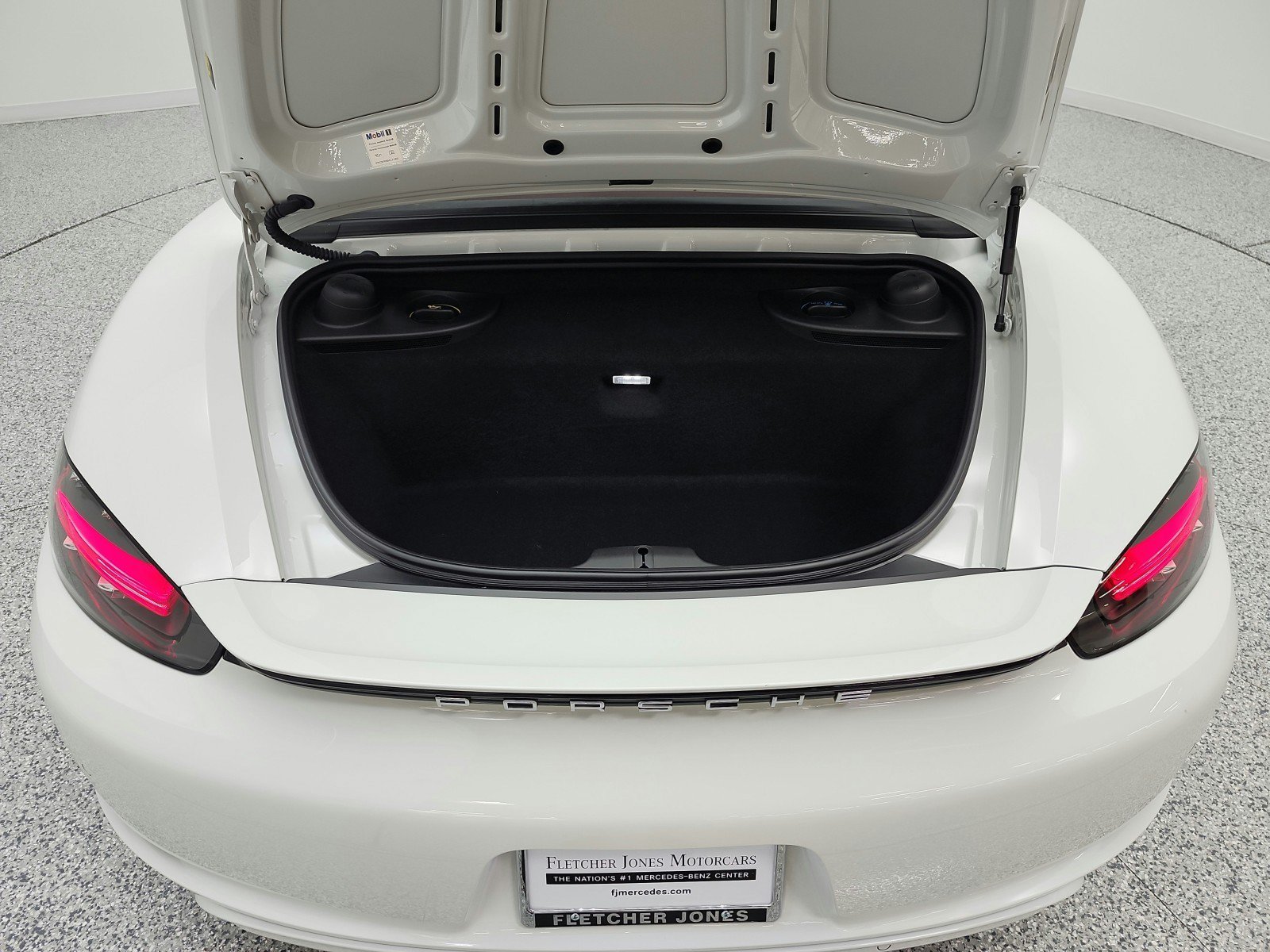 Used 2022 Porsche 718 Boxster RWD image 16