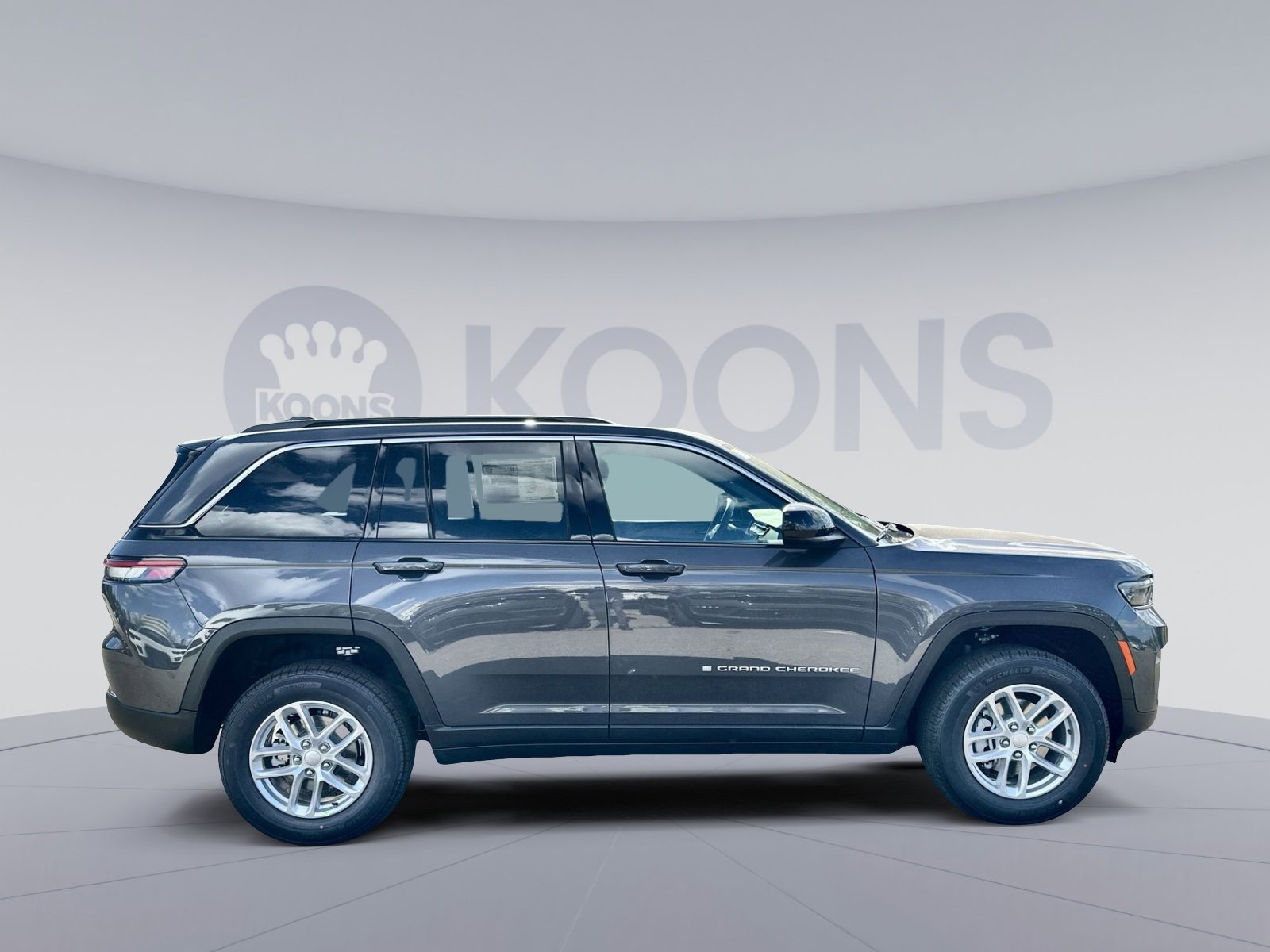 New 2025 Jeep Grand Cherokee Laredo X image 8